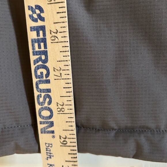 Izod Gray Black Reversible Men’s Zip Vest XL NWT - Picture 10 of 13